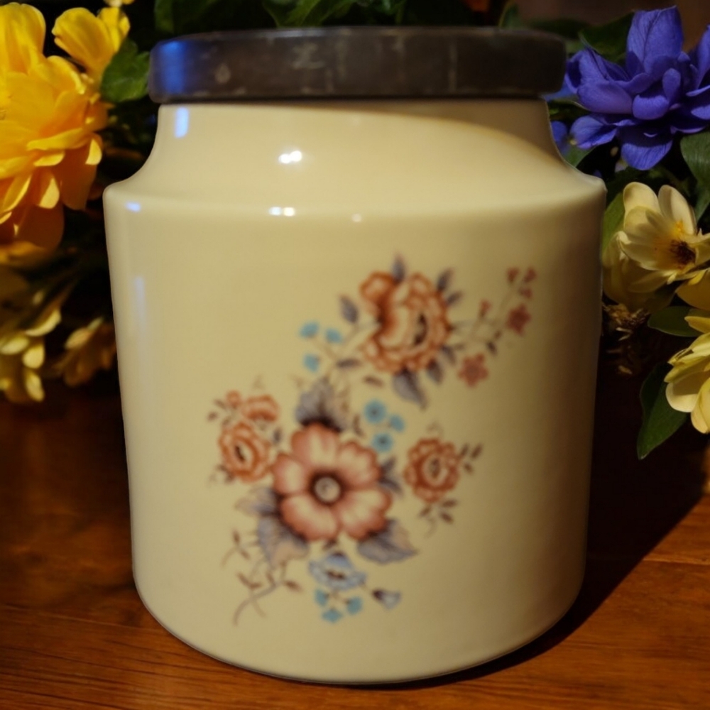 Vtg 60s Nyalyn Canister Cookie Jar Spring Flowers Sealing Wooden Lid Pottery